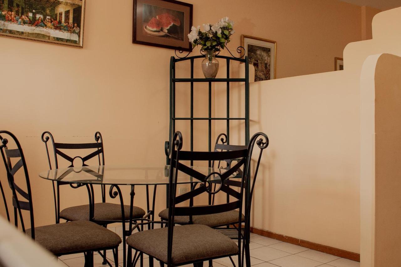 Suites Cervantes Chihuahua Exterior foto