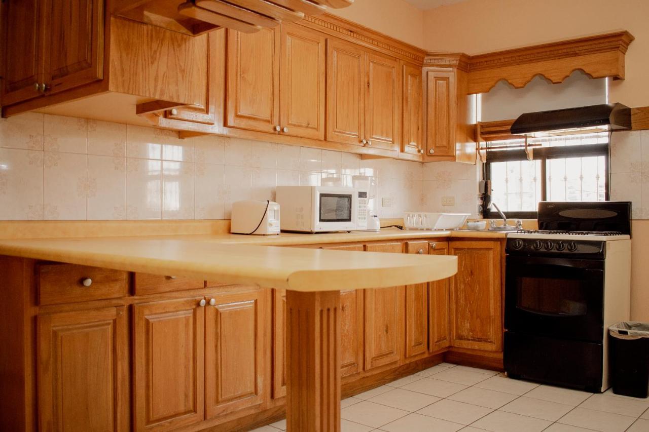 Suites Cervantes Chihuahua Exterior foto