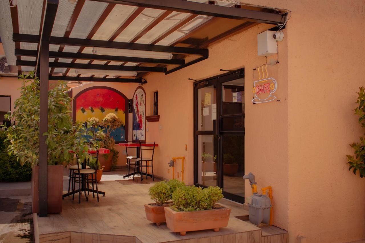 Suites Cervantes Chihuahua Exterior foto